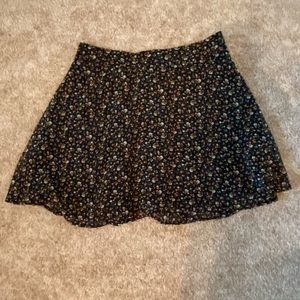 Black patterned mini skirt